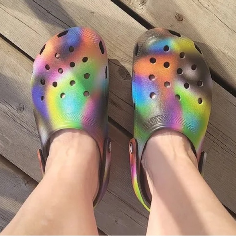Crocs Classic Clogs in Solarised Print size 12